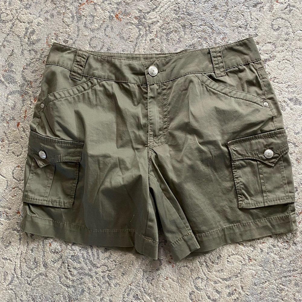 Cache NWT shorts size 8